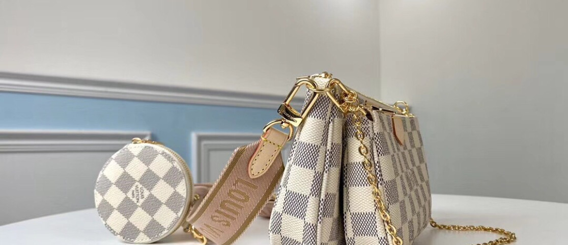 Loft Office With Vintage Decor For Creative Working